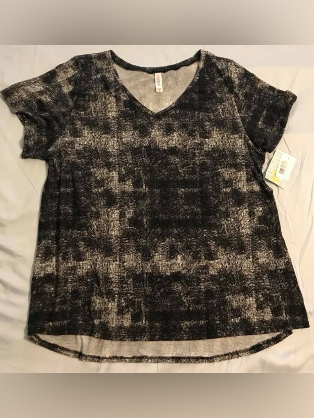 LuLaRoe Christy T Black and Gray V-Neck Short Sleeve Top